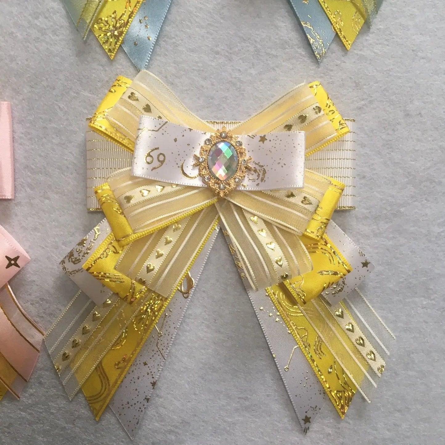 Vintage Court Style Lightstick Bow 6