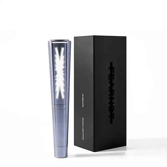 LE SSERAFIM Lightstick - metallic silver FEARNOT geometric design