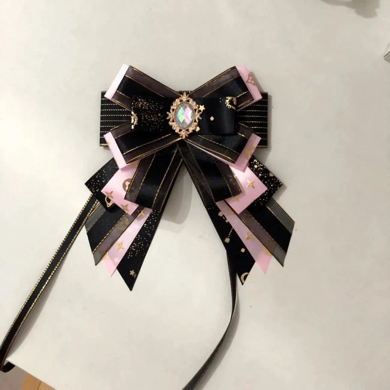 Vintage Court Style Lightstick Bow