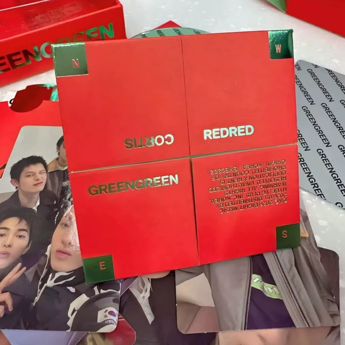 CORTIS GREENGREEN Dice version collectible set with red square cards and member photocards